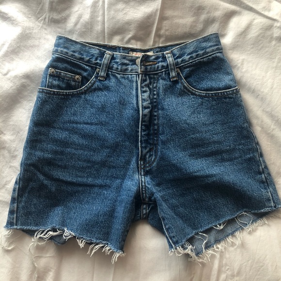 Vintage Guess Jean Shorts - Picture 4 of 8